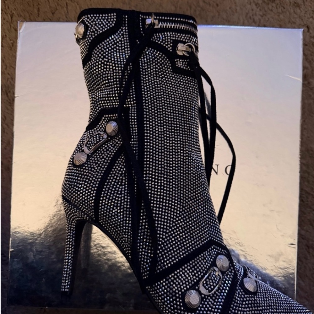 Stylish Black and White Women's Heeled Boots